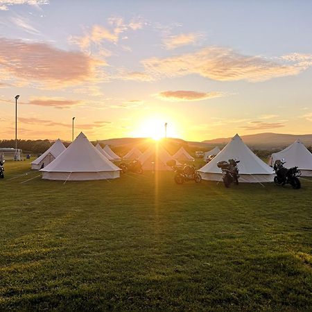 Nine Yards Bell Tents At The Tt - Castletown Zewnętrze zdjęcie